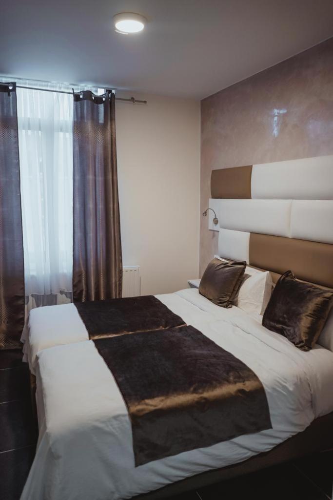 Hotel Onyx Expo Jette Exterior foto